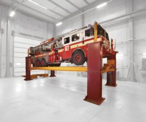 Models: TR-110 & TR-120 Runway Service Lifts